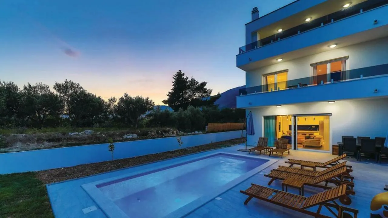 New Villa David, Wi-Fi, Iptv, 5 Bedrooms, 4 Bathrooms Kaštela