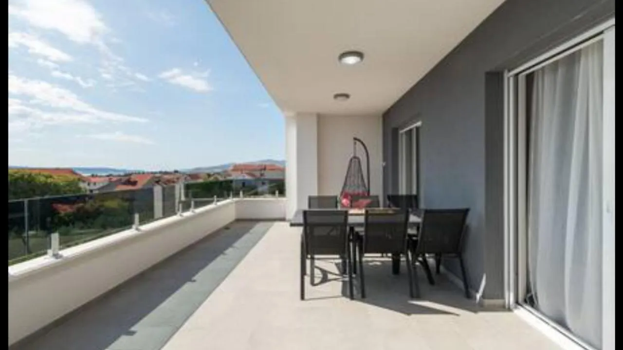 New Villa David, Wi-Fi, Iptv, 5 Bedrooms, 4 Bathrooms Kaštela